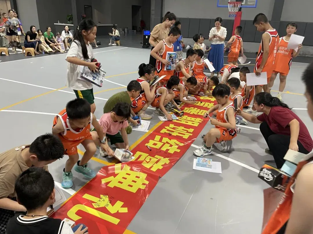 职业球员如何通过联赛提升竞技水平_1
